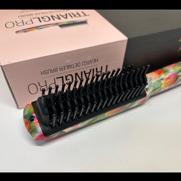 NWT Calista TrianglPro Heated Detailer Brush - Floral. - Picture 3 of 5